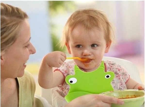 Newborn-Toddler-Baby-Bandana-Bibs-Silicone-Waterproof-Animal-Baby-Bib-For-Boy-And-Girl-1.jpg