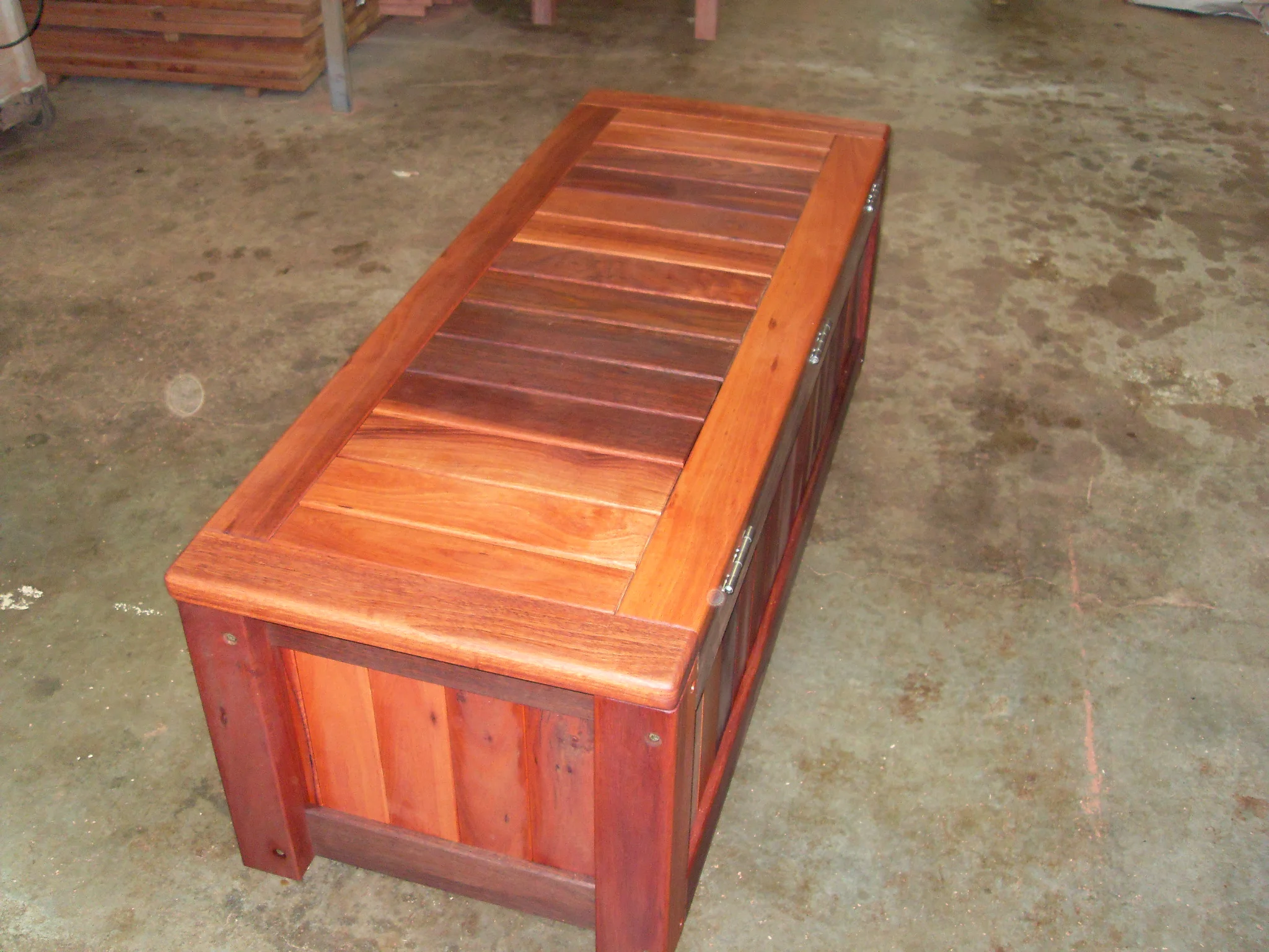 c25 Outdoor storage bench heavy duty 3.JPG