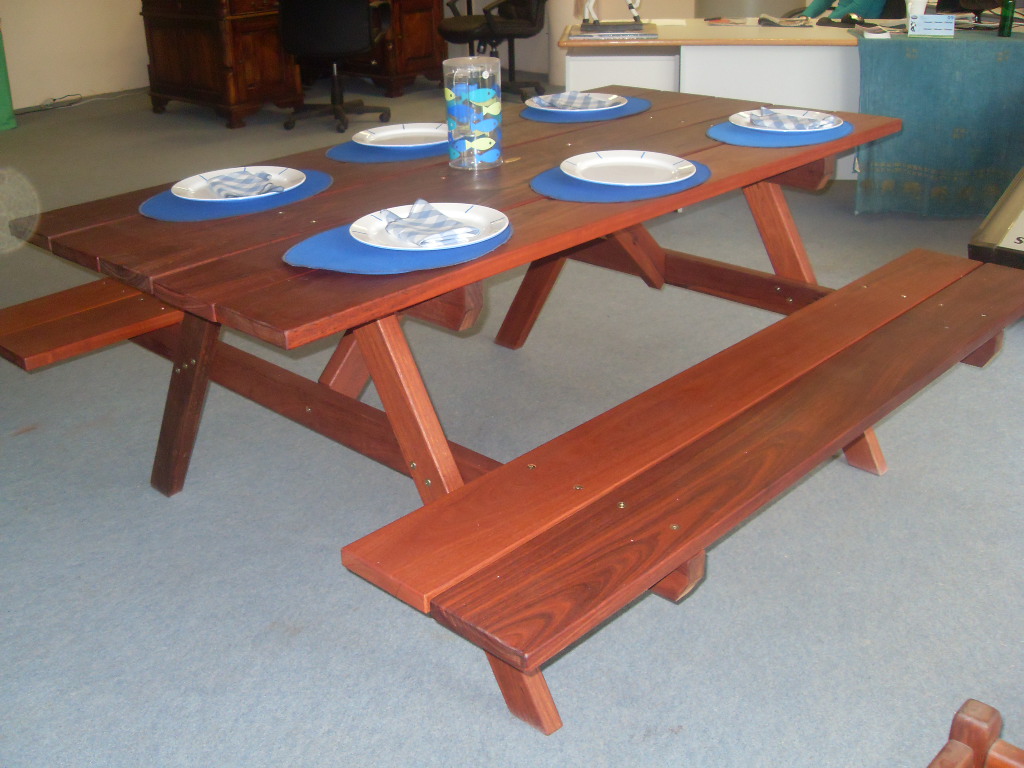 e30 Traditional picnic table with benches attached 6 seat (2.JPG