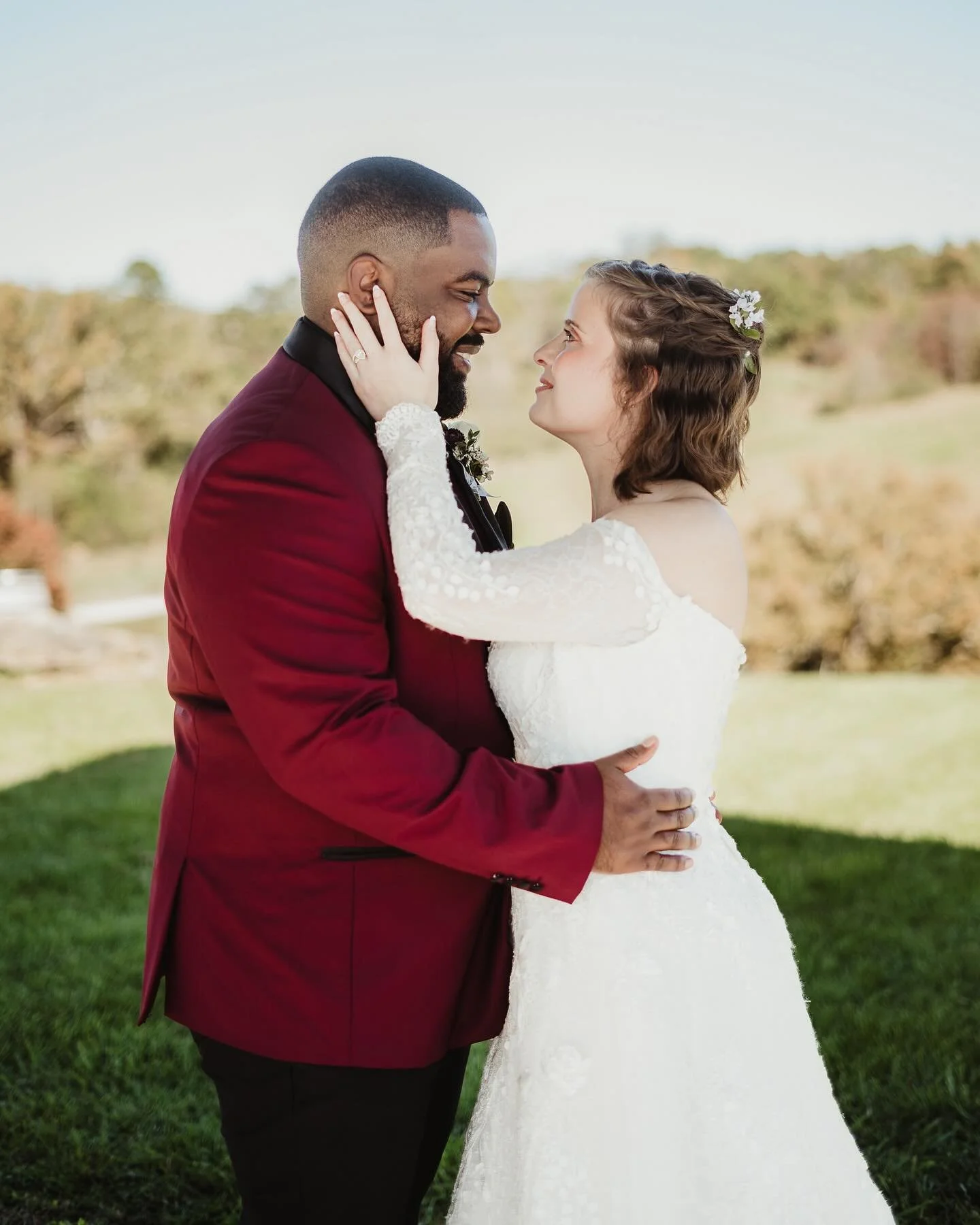 Doing some spring cleaning, which naturally means sharing my favorite memories from a wedding from this past fall 🍁 One of these days I&rsquo;ll actually get good at posting my photos to socials regularly! 

I include custom printed albums in each o