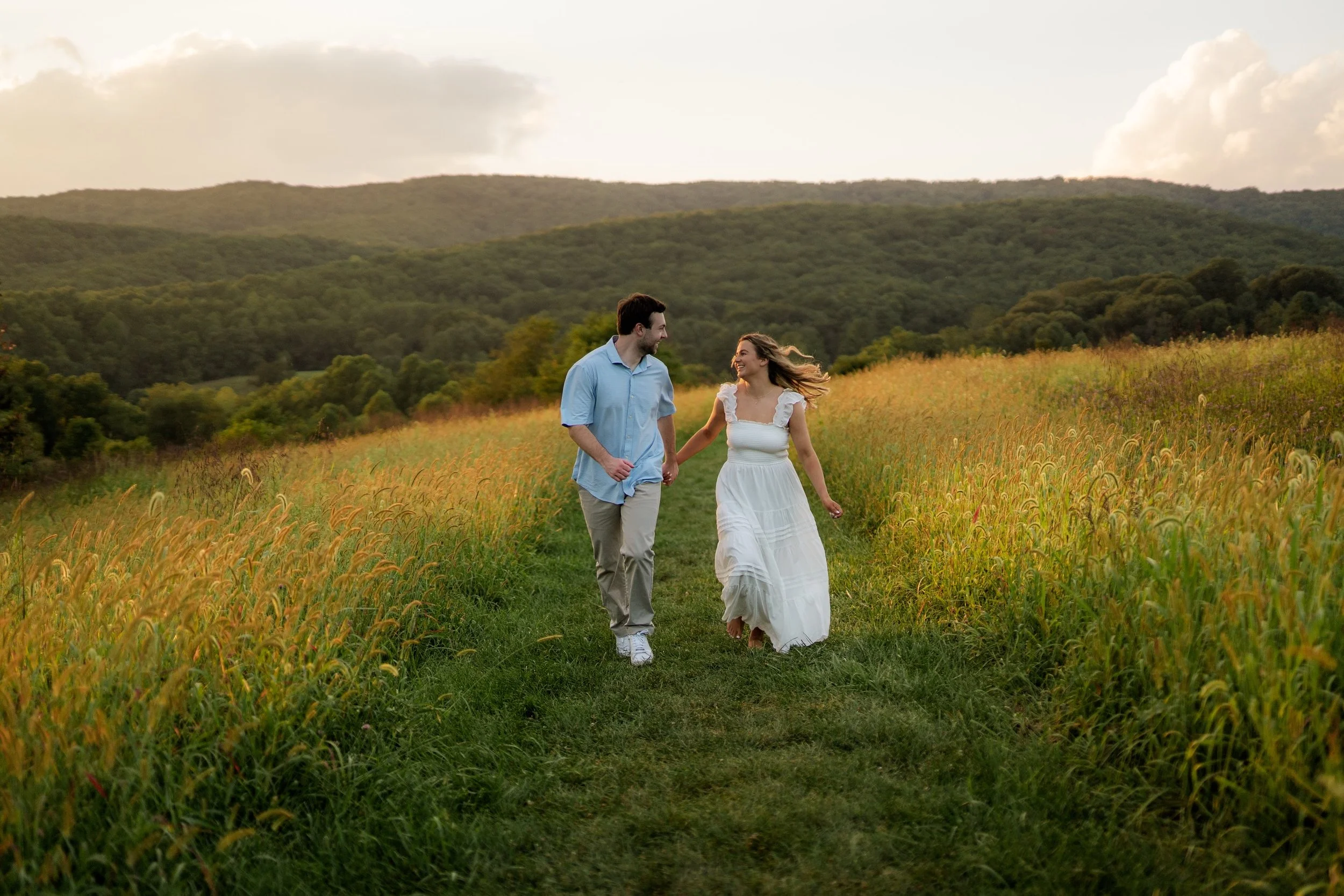 A perfect evening with Ashlyn and Jacob 💍🌾#virginiaweddingphotographer #blacksburgweddingphotographer #virginiaengagementphotographer