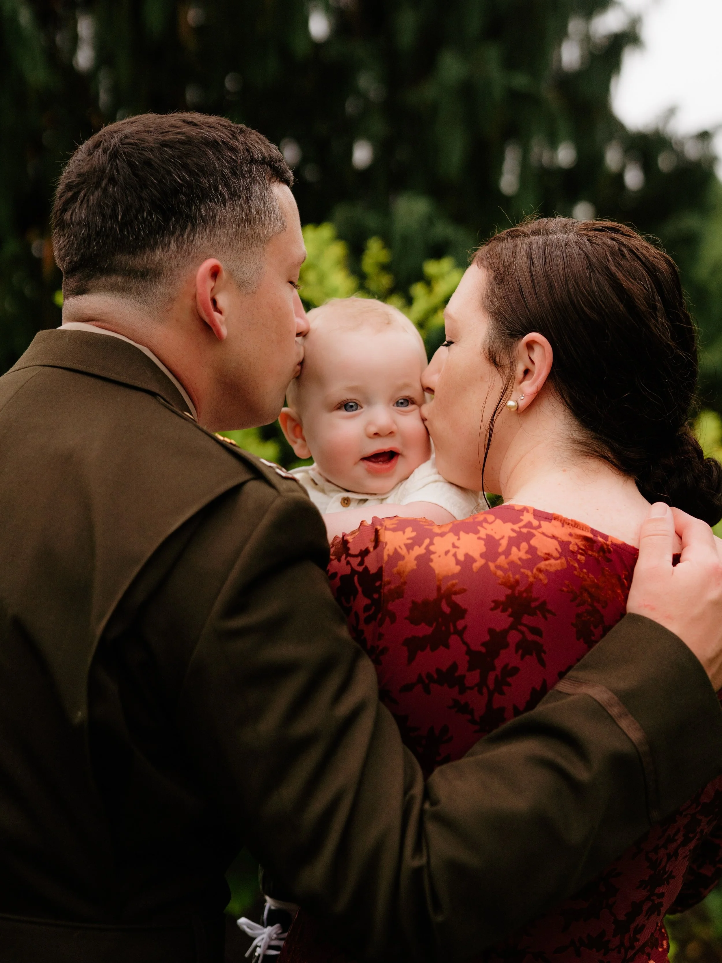 Some of my favorite shots of the Newell&rsquo;s from the sweetest family session this spring 🌹🌿