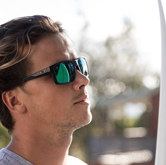 OAKLEY