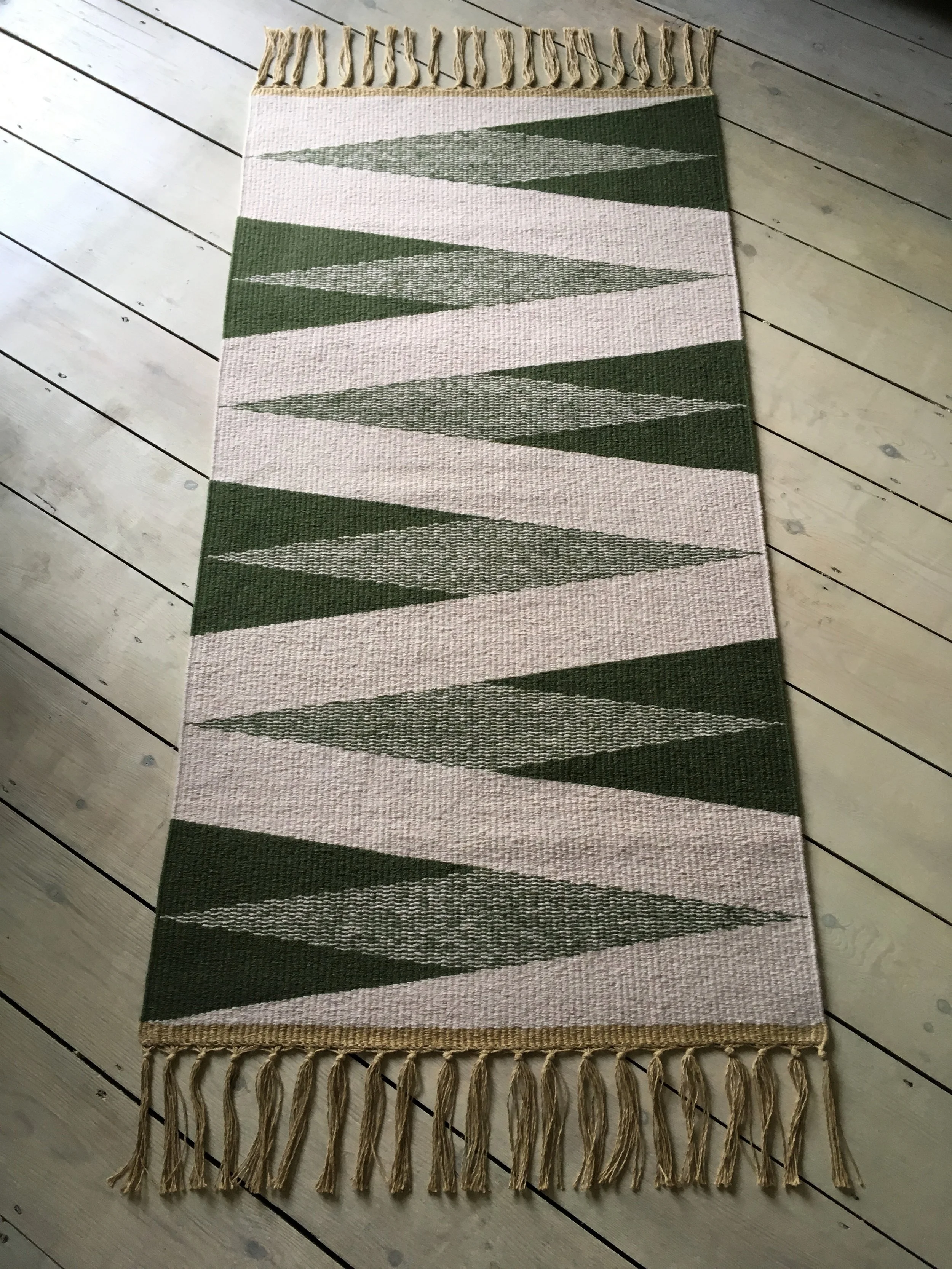 Geometric Design Runner