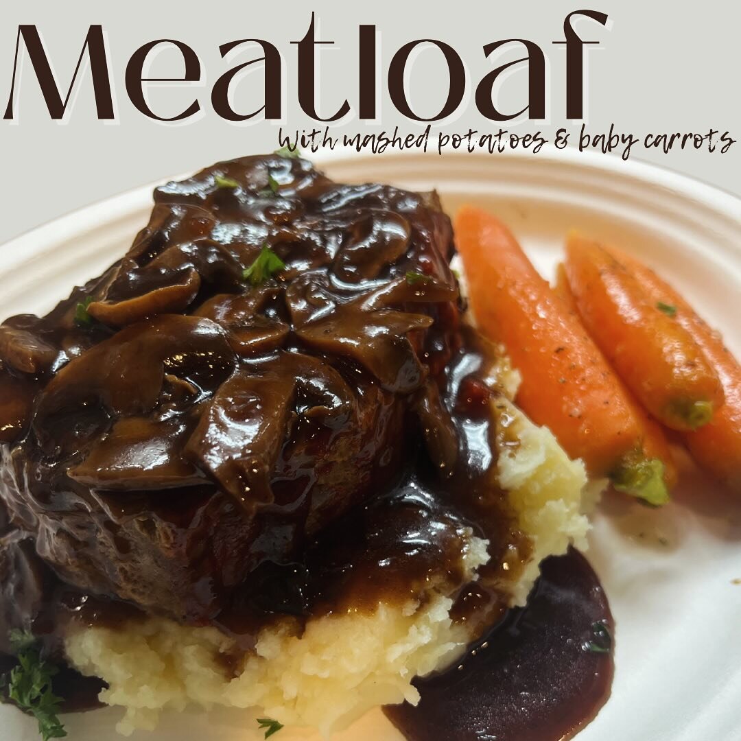 Rainy days in the Hamptons were basically made for cozy comfort food&hellip;
There&rsquo;s nothing better than a slice (or two ) of this perfectly seasoned meatloaf with mushroom gravy and mash potatoes to warm you up from the inside out!  #HamptonsE