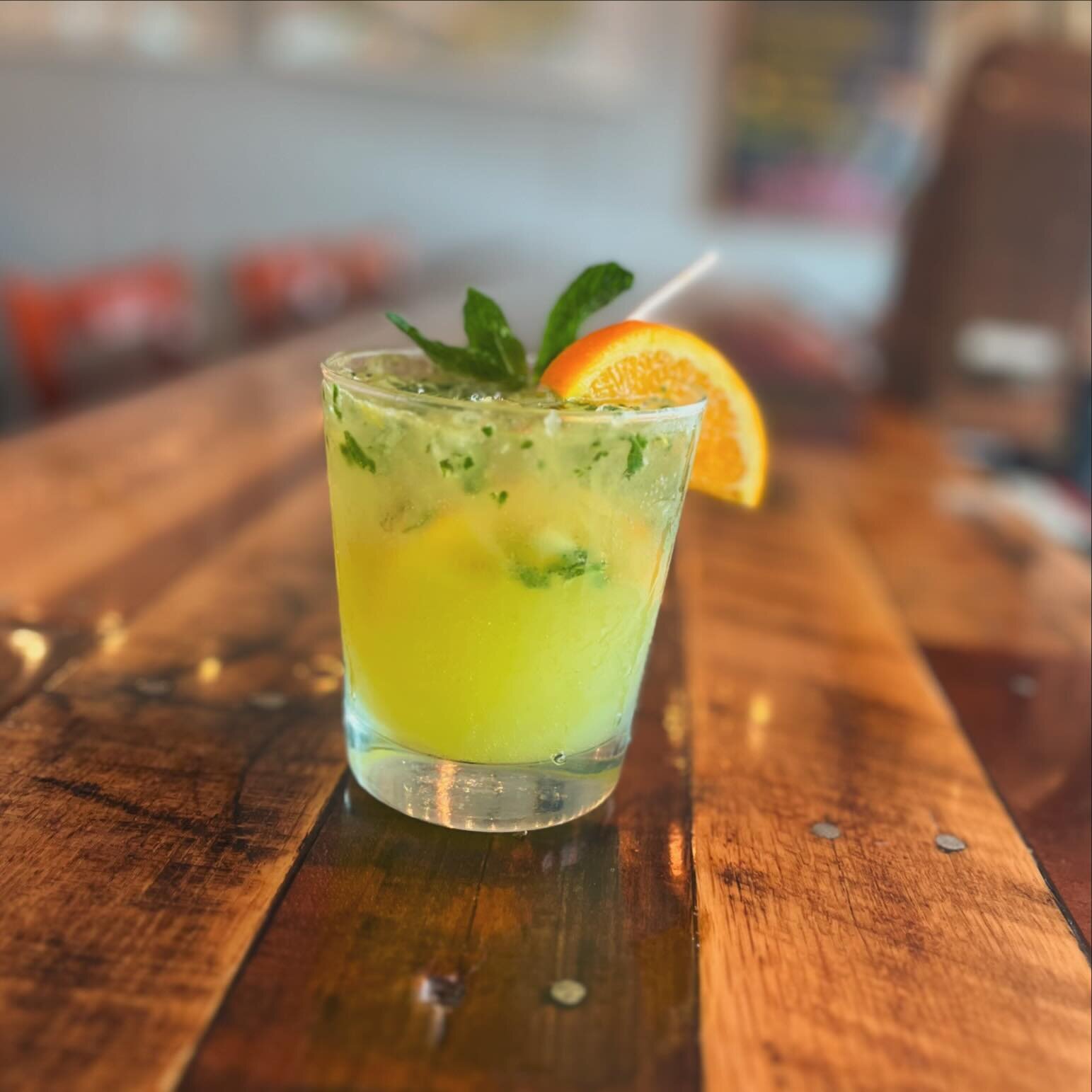 Create your own sunshine at Canal Cafe with an Orange Mojito ☀️

#hamptonbay #rainraingoaway☔️ #whereisthesunshine