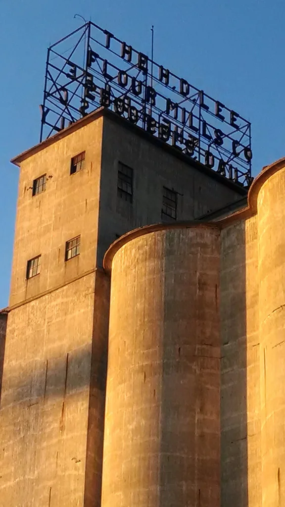 Untitled_12197776025_l.jpg