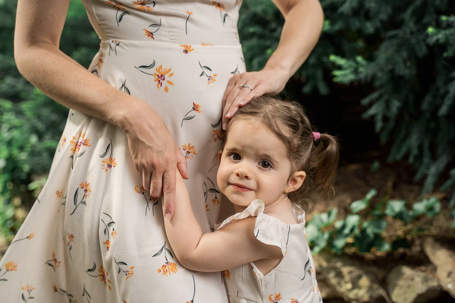 03-teresa-mansbach-multigenerational-family-portrait-indoors-shakespeare-garden-central-park-new-york-city-id-012.jpg