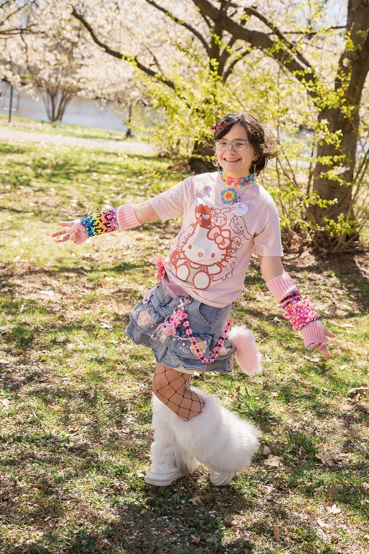 09-teresa-mansbach-older-child-running-beneath-spring-blossoms-id-190.jpg