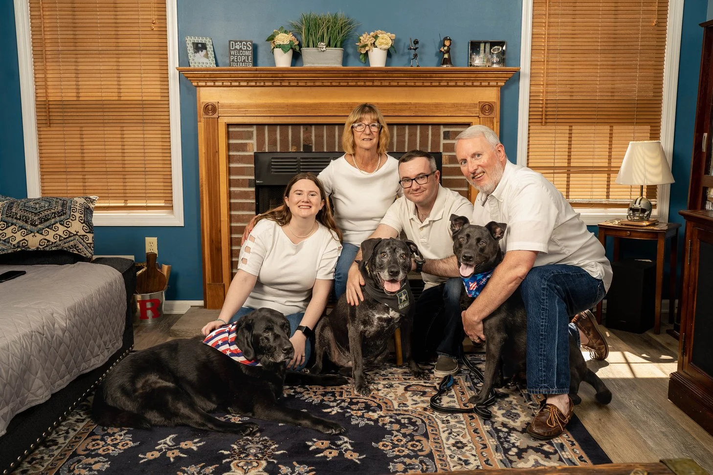 13-teresa-mansbach-family-with-two-dogs-gathered-together-at-home-edison-nj-id-154.jpg