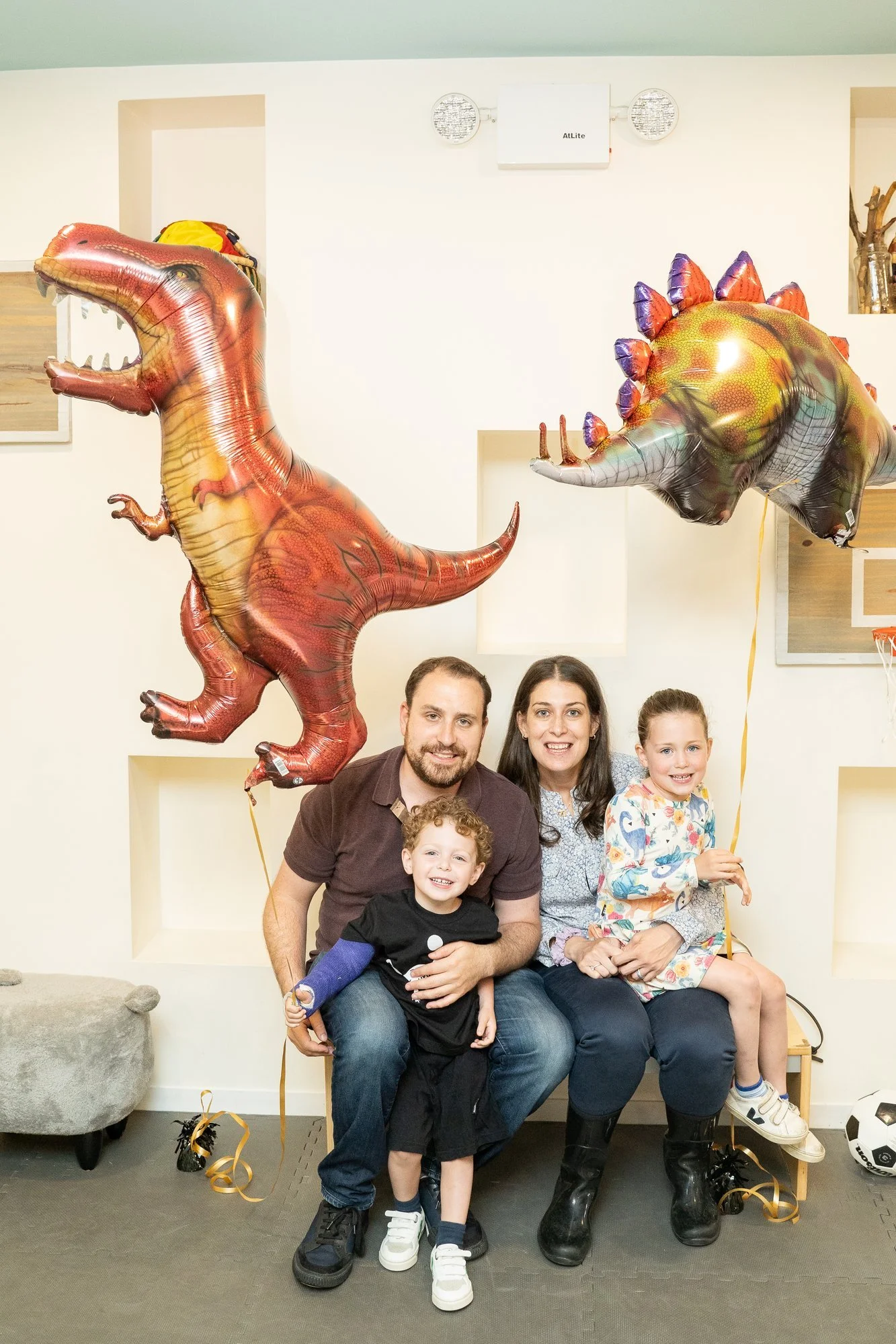 dinosaur-birthday-family-portrait-nj.jpg
