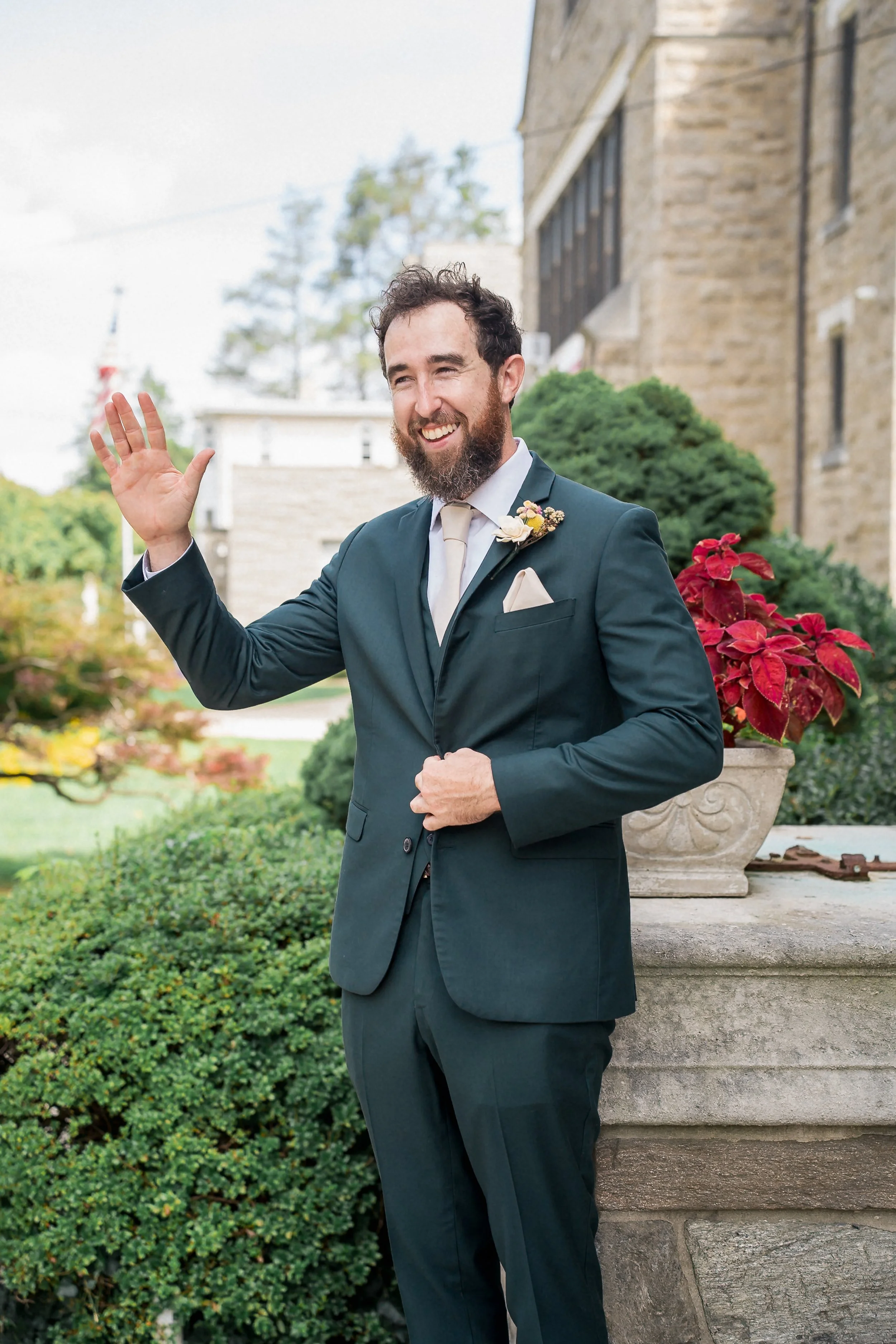 03-groom-green-suit-mount-airy-wedding.jpg
