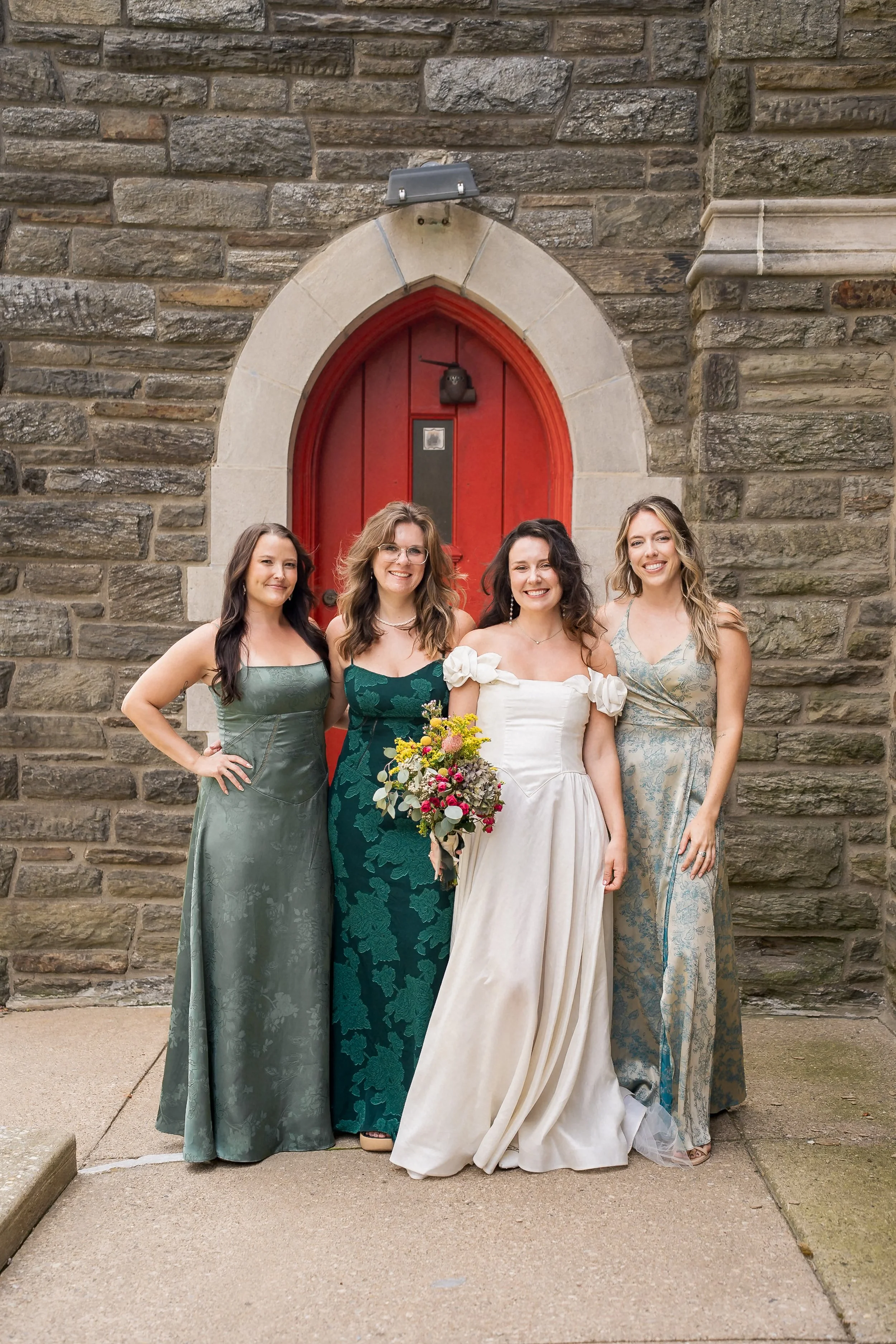 09-bride-and-bridesmaids-green-dresses-philadelphia.jpg