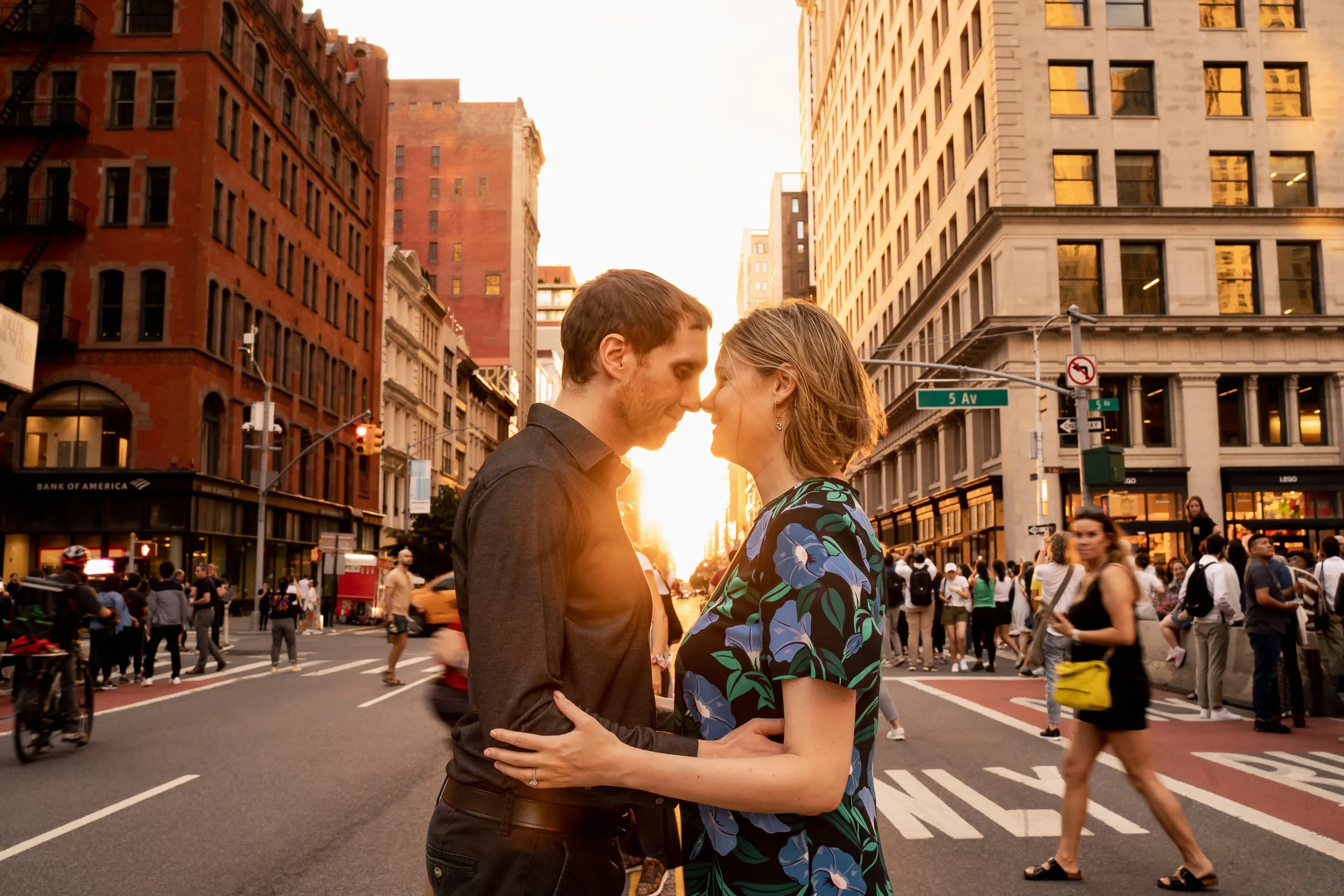 Manhattan hedge sunset couple's photo
