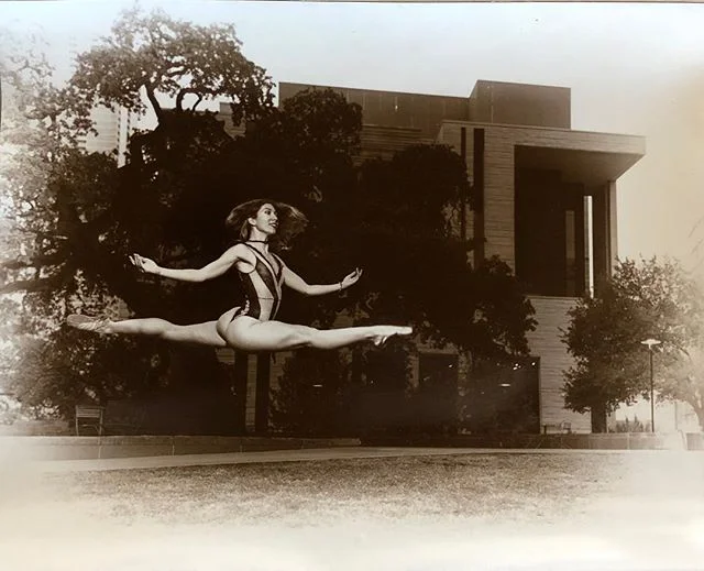 Anna showing off her skills.
@poppyseed_dancer #sony #darkroomphotography