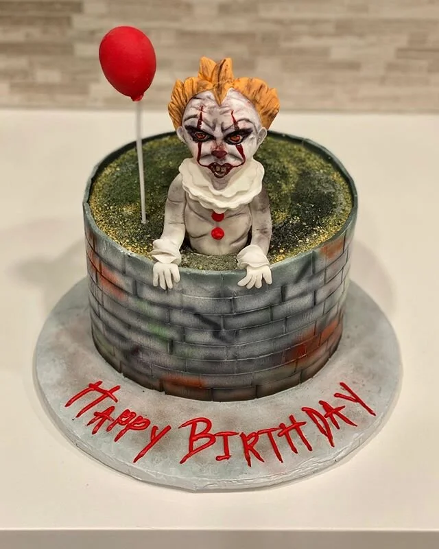 &ldquo;I&rsquo;m your worst dream come true&rdquo; - Pennywise cake .
.
.
.
.
#cakes #customcakes #cakeart #fondantcakes #customcake #cake #decoratedcakes #buttercreamcake #sugarart #decoratedcake #buttercreamcakes #edibleart #ITcake #pennywisecake