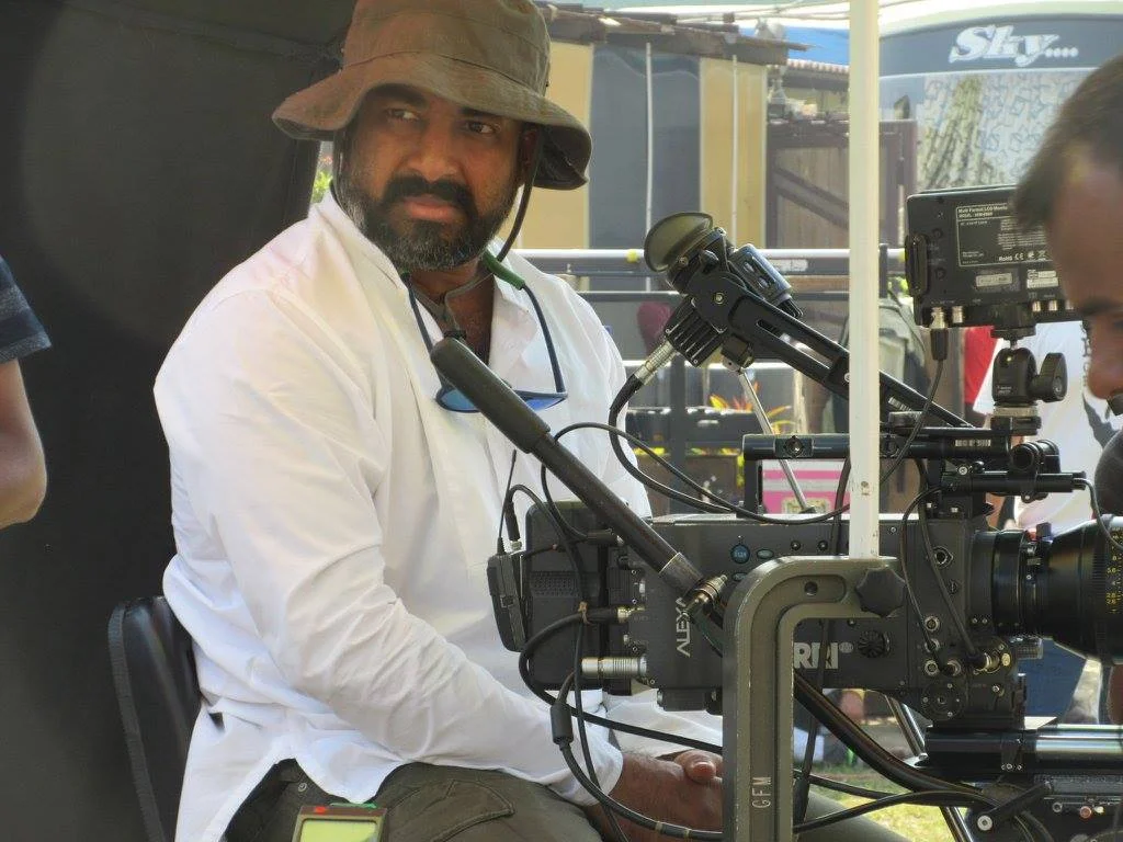 Kedar Gaekwad Specializations Film Director, Director of photography, fluent in English, Hindi, Marathi Is a filmmaker based out of Mumbai, having worked on many Bollywood films as an assistant cameraman and then went on to shoot Hindi films on his own. Along with many music videos and TV commercials. He has also directed a box office success feature film "Online Bindi". He is currently working on projects in Mumbai as well as all over India.