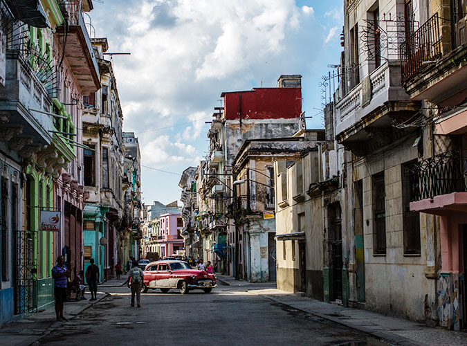 cameravoyages_cuba_street_scene.jpg