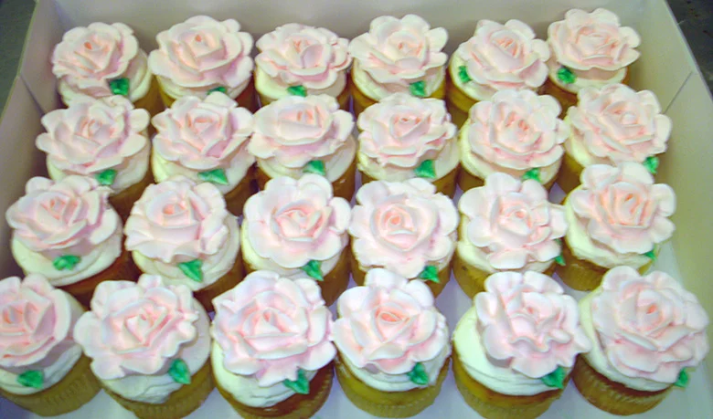custom-cupcakes-02.jpg