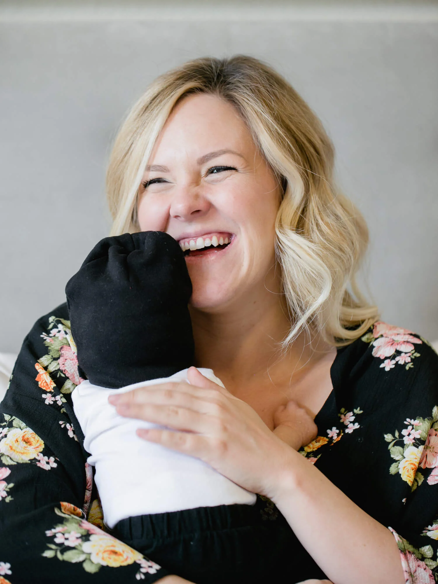 newborn in home portrait lifestyle session-10.jpg