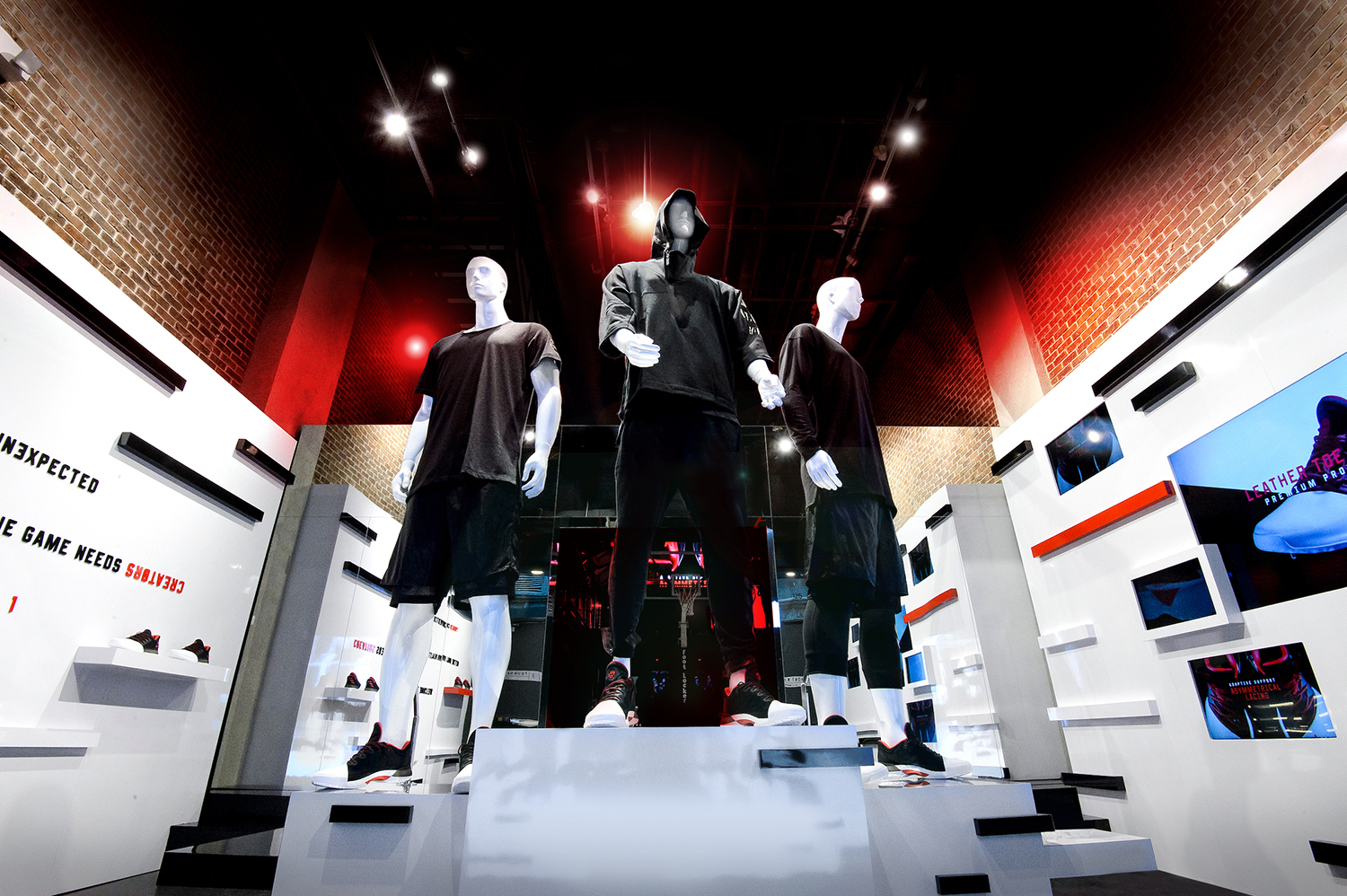 adidas_GitchCourt_Mannequinn_1500px.jpg