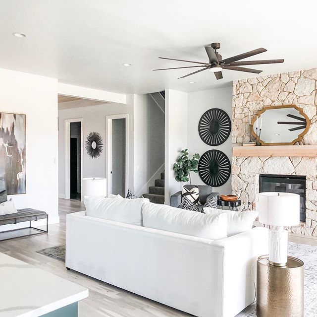 Absolutely loving this house!  Light and airy but loads of warmth! #bridgewayhomesokc 
#newhomeconstruction #newhome #homebuilder #newhomedesign
