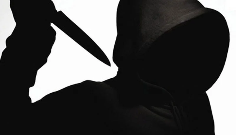 hooded-violent-black-knife-attacker.jpg