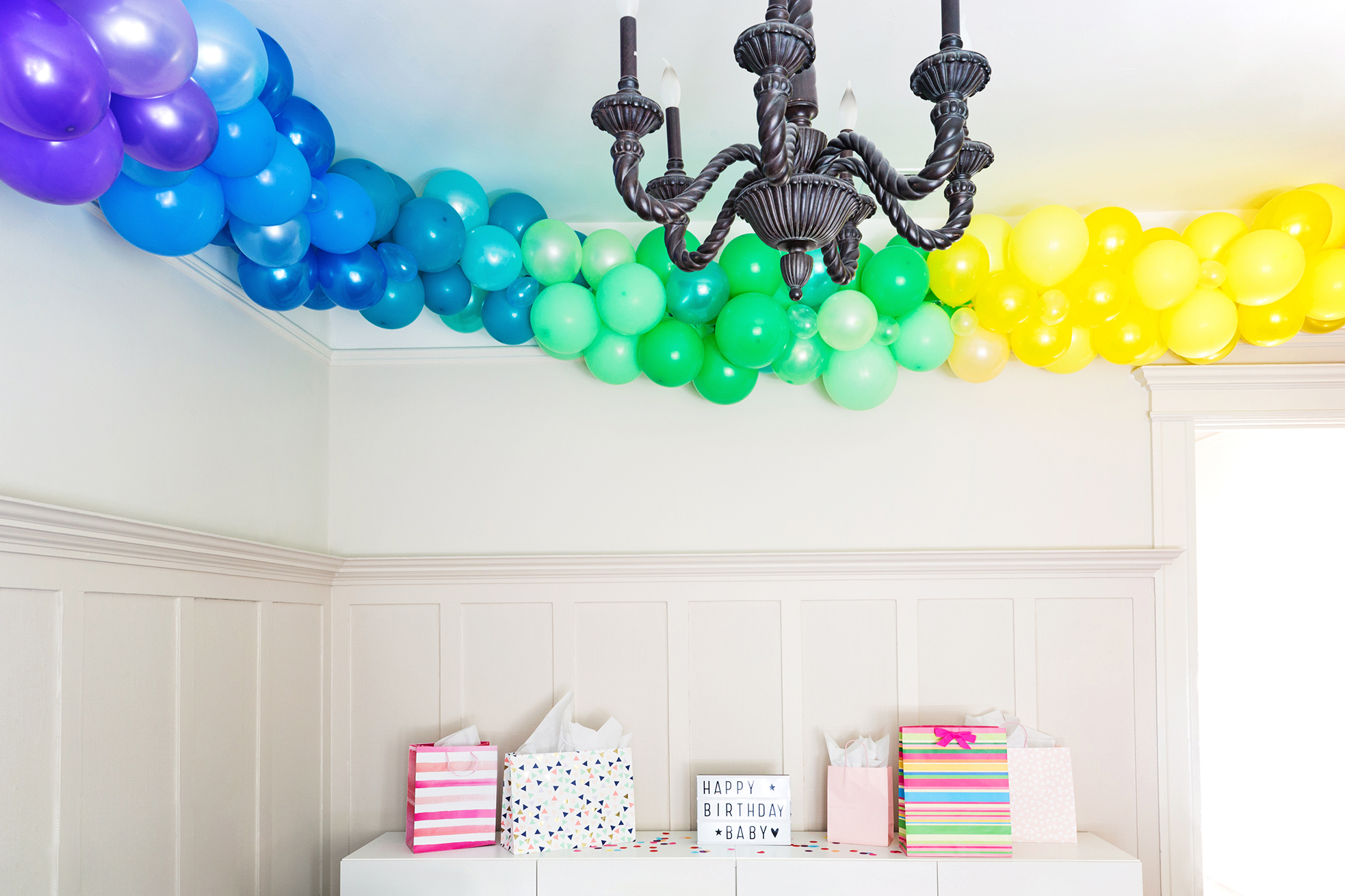 DIY Balloon Sign for a Party (Easy Balloon Decoration) - Cupcakes and  Cutlery