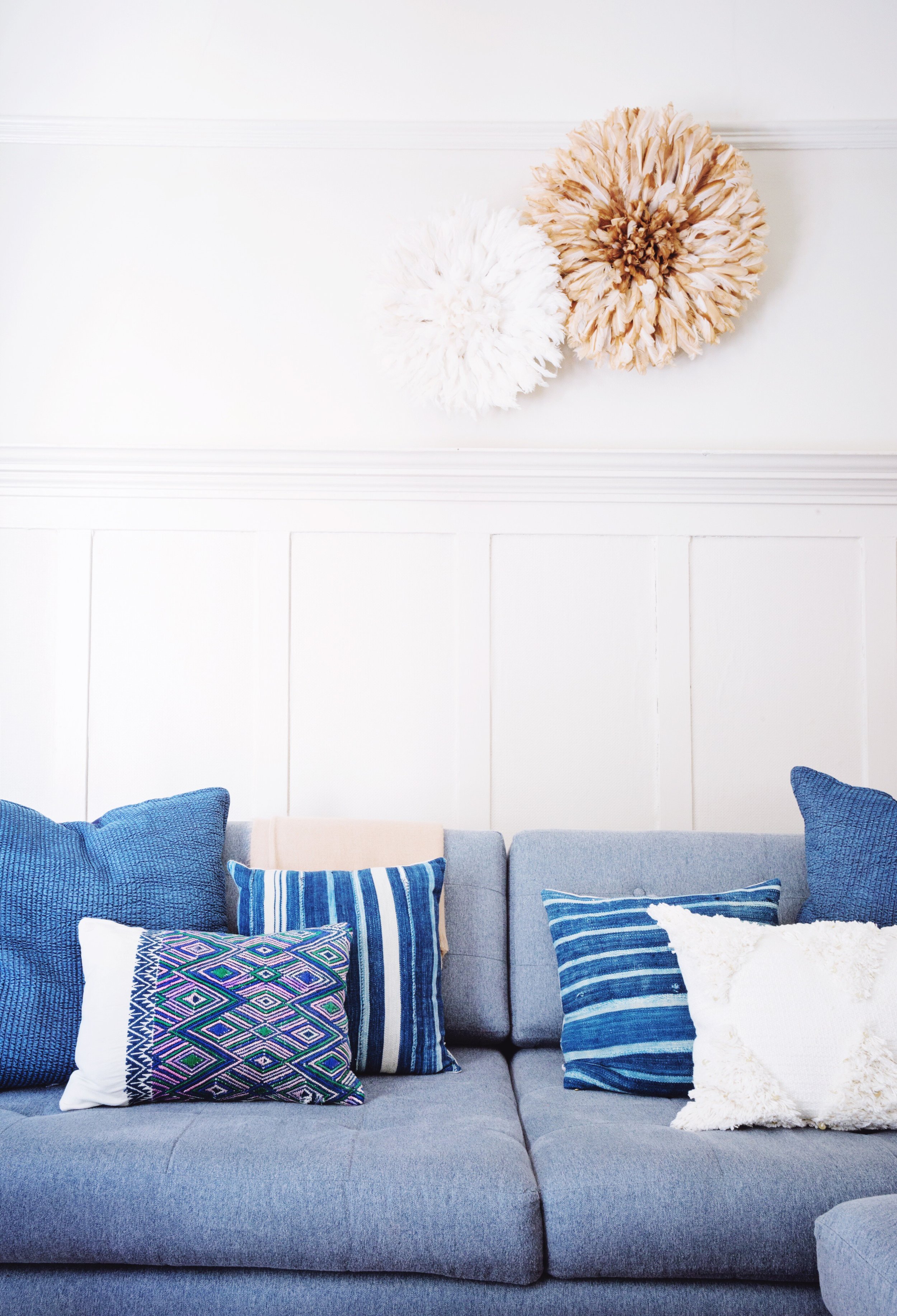 How to Pick Decorative Pillows That Go Together (5 tips on style, pillow  inserts and saving money!) - The Inspired Room
