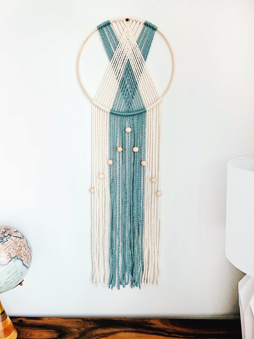 Oeganda helikopter Carry DIY: A Reversible Modern Wall Hanging With a Twist — Blog — Design Confetti