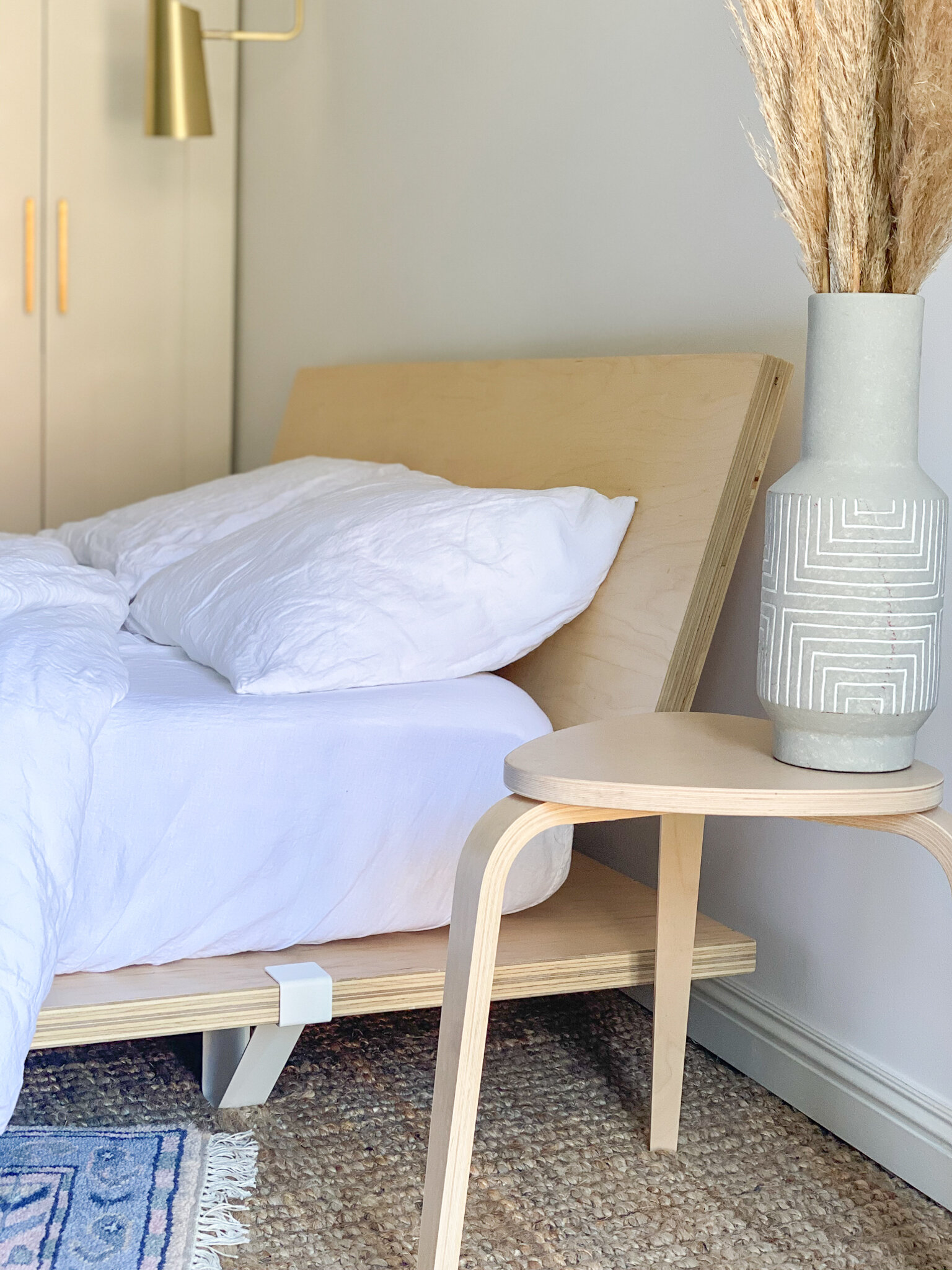 The Best Little Nightstands for Small Spaces