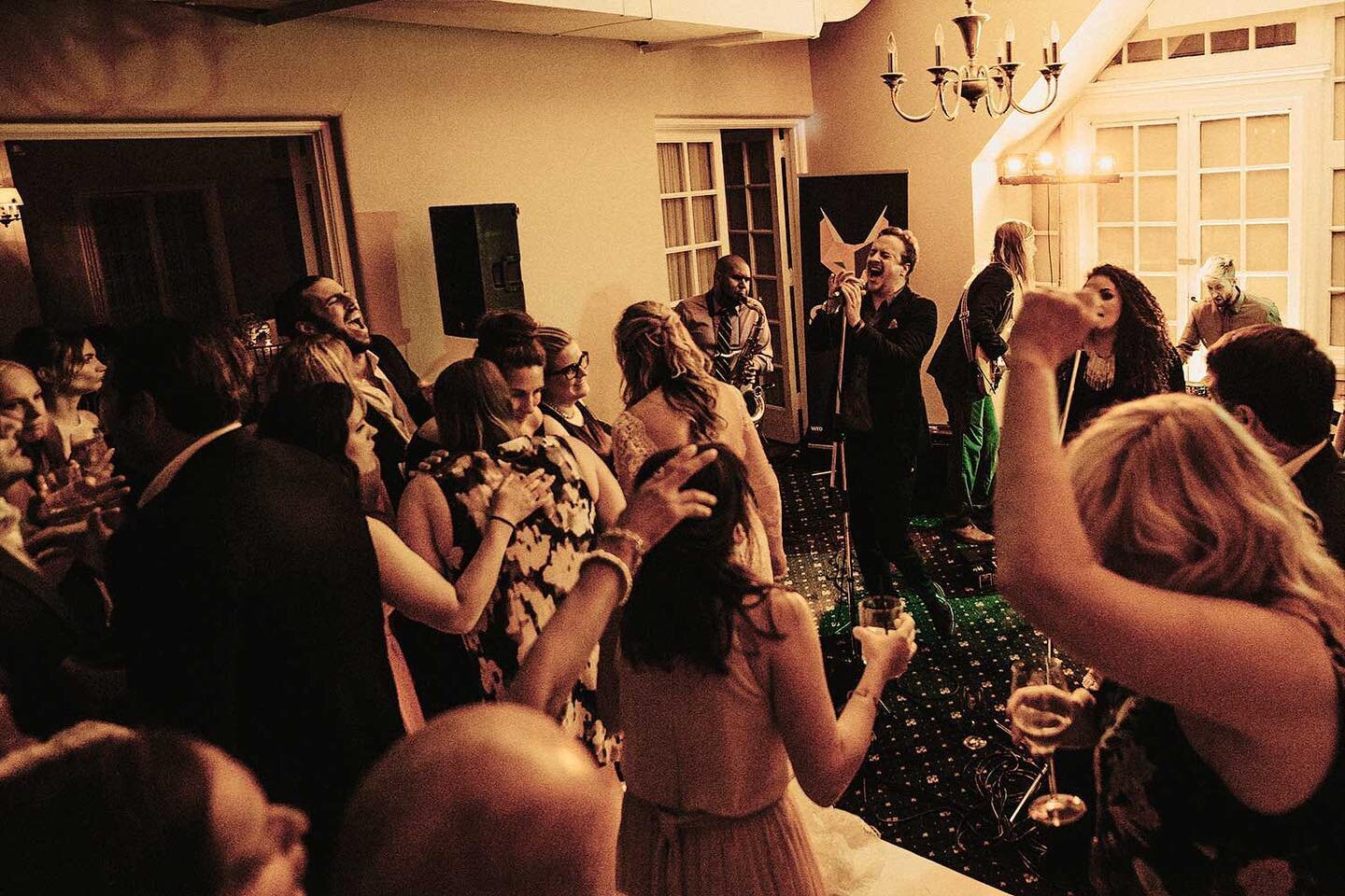 There nothing like a packed dance floor on your wedding night! 💃🕺🏻🥂 #slyfox #toronto #torontomusic #torontoentertainment #music #livemusic #musicians #torontomusicians #band #liveband #liveperformance #torontoevents #event #torontolife #wedding #