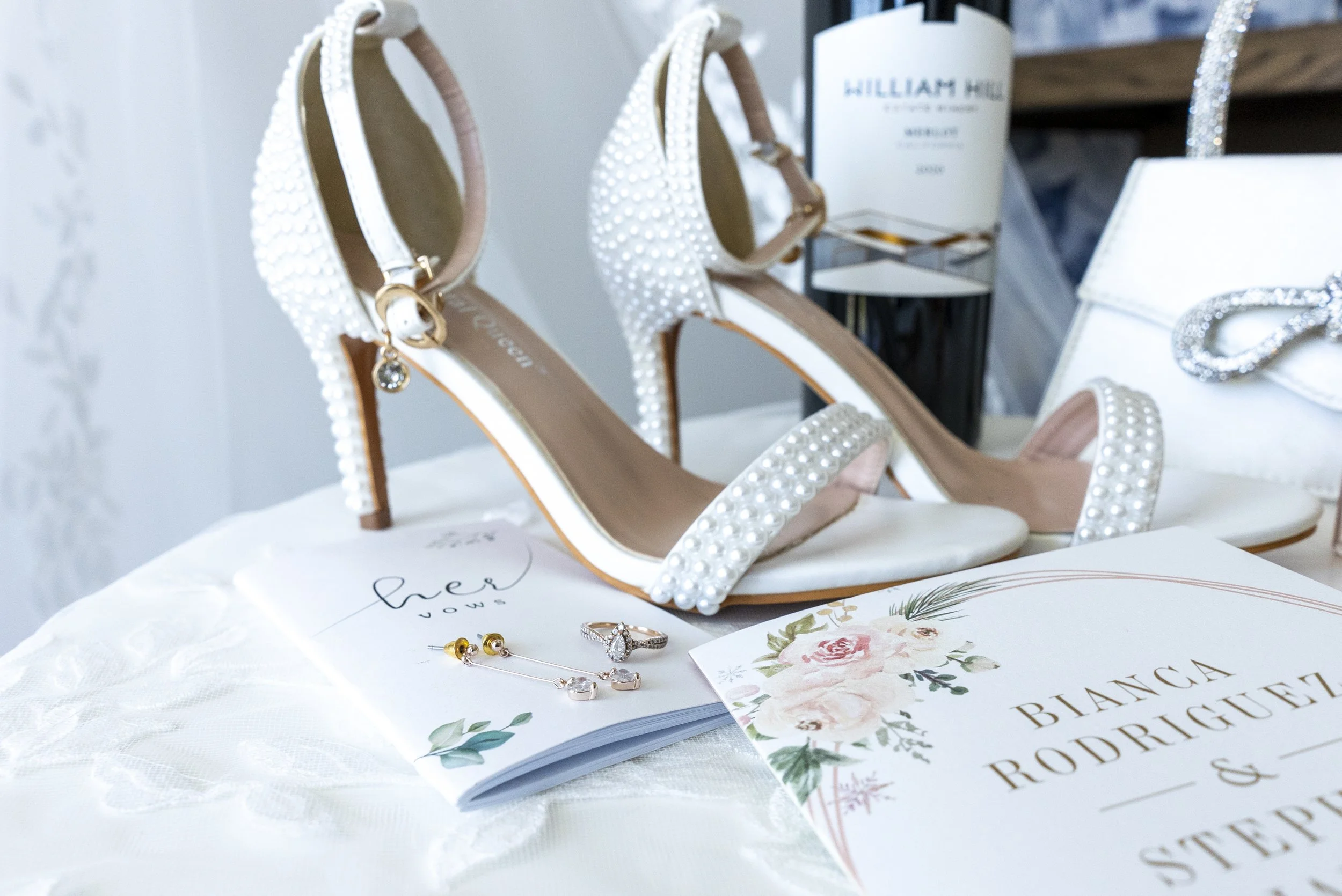 Bianca+Stephen_WeddingDayPreviews_002.jpg