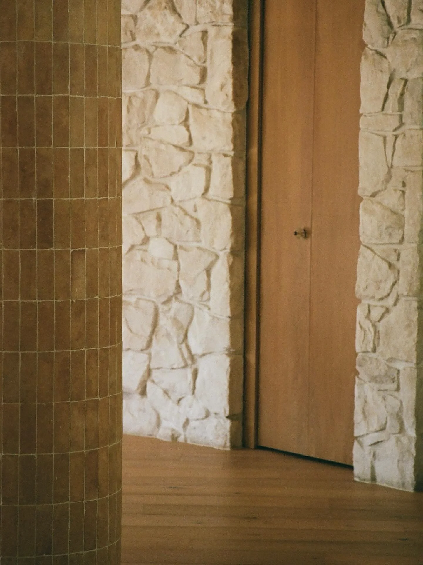 because I couldn&rsquo;t, shouldn&rsquo;t, wouldn&rsquo;t possibly go on without sneaking the most delicious of interior shots taken on film by @kyle.elizabethcreative 📸 introducing some details of projects on film, it feels like an intimate and per