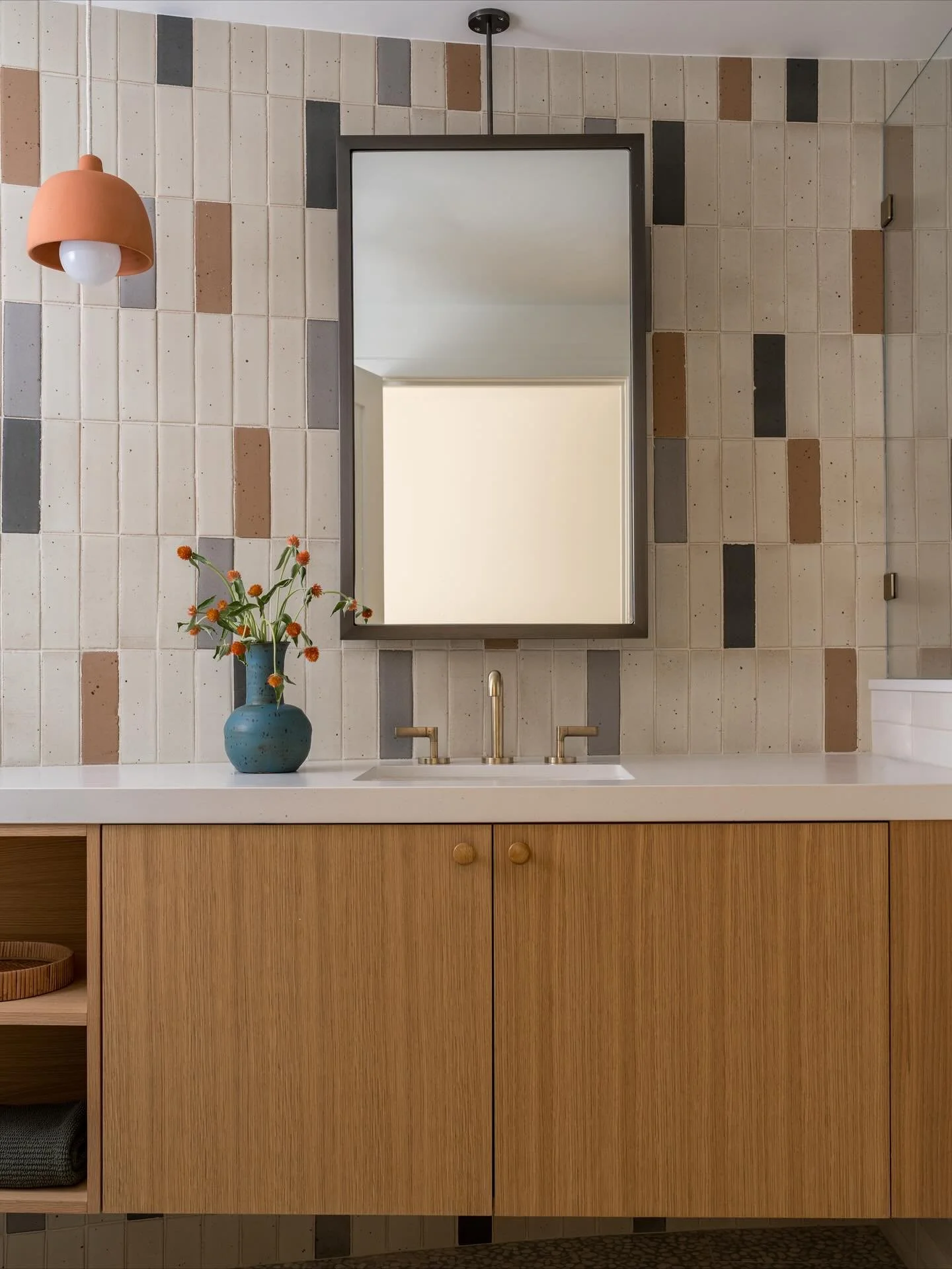 I just can&rsquo;t get enough of this project ☝🏼 say hello to the guest bath: always an opportunity for some fun in a space intended for your most special humans coming to visit. We went all out with a &lsquo;random&rsquo; pattern on the vanity wall