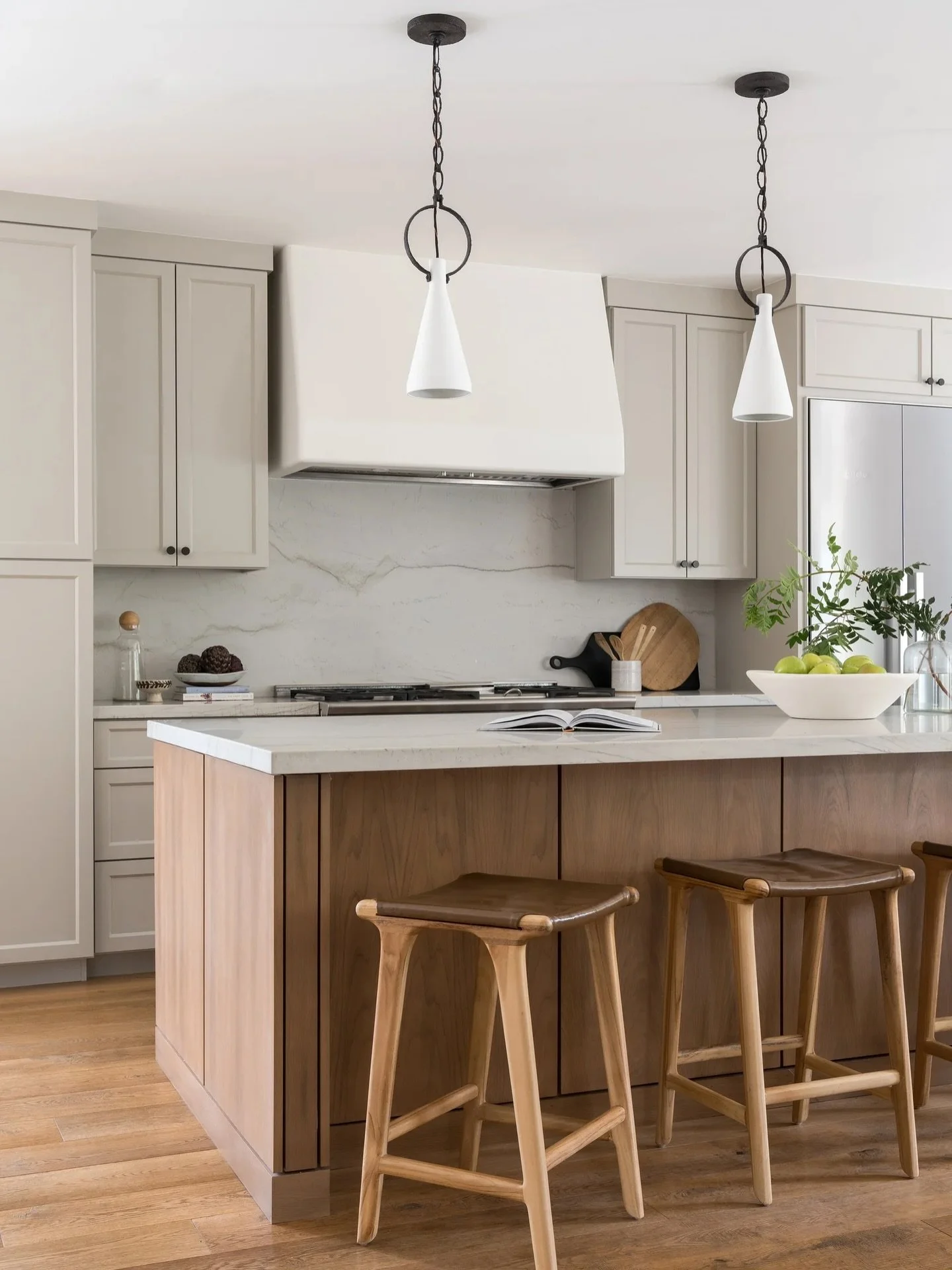 One of our more traditional projects that will forever be a classic. It&rsquo;s in the most subtle of swaps that can help ensure a space doesn&rsquo;t lean SO far on one end of a style spectrum in my opinion. For our #organicmodernoasisproject it was