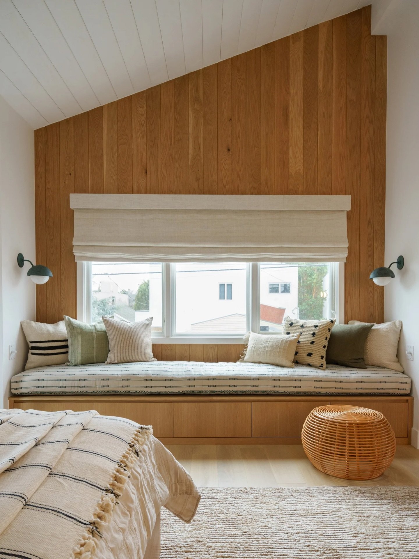 this one goes out to some of the built-in benches we&rsquo;ve designed over the years&hellip; whether off an entry, in a bedroom, in a dining room, you name it - we&rsquo;ve plopped a pretty bench there. You just can&rsquo;t go wrong with a cozy extr