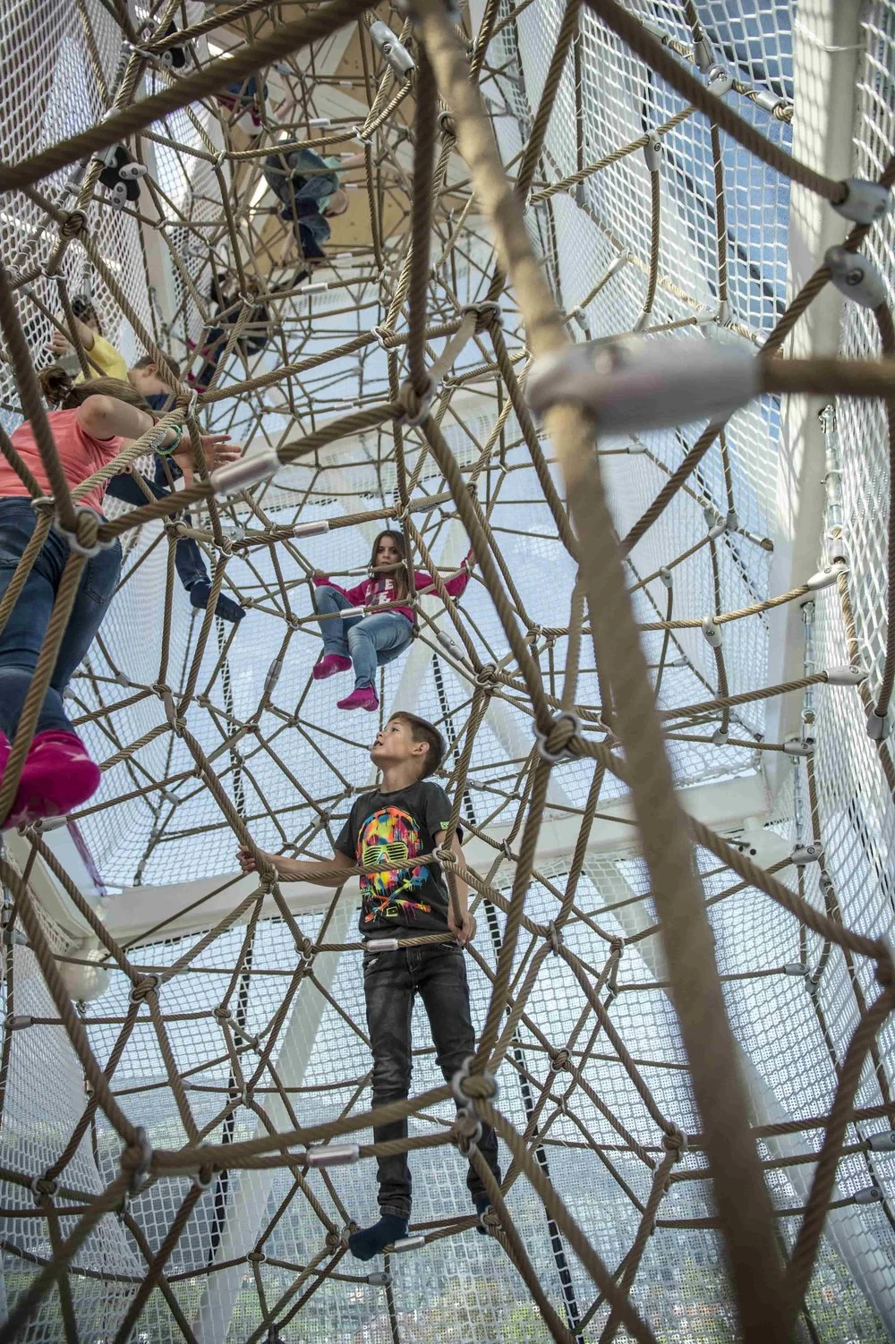 20150429_playtower_with_children_cSwarovski_Kristallwelten_17-min.jpg