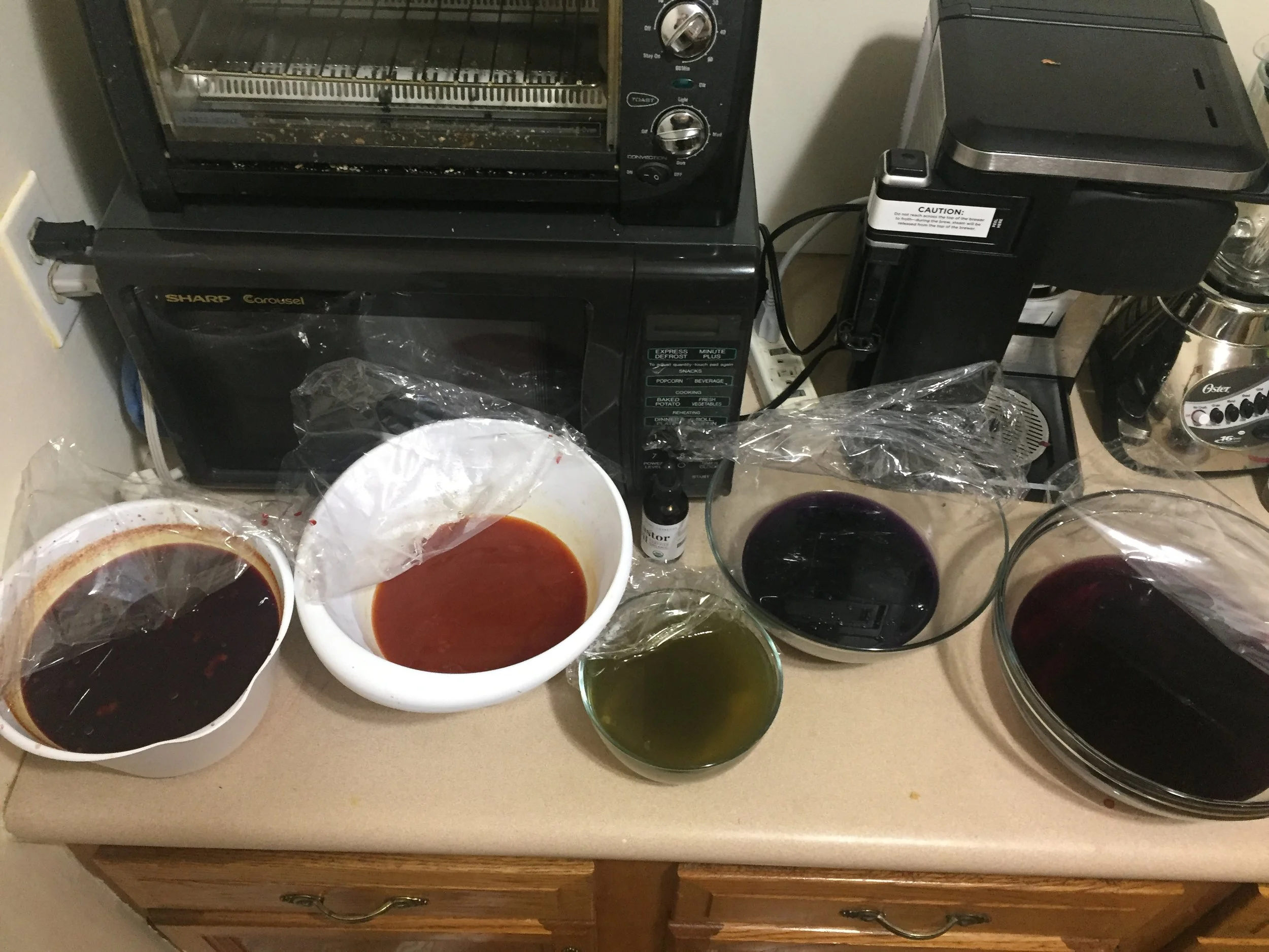  Batches of natural color dyes 