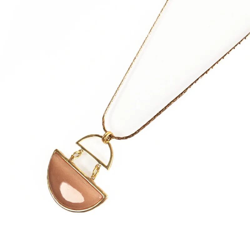 Hailey Gerrits_Necklace_4026 Close Up.jpg