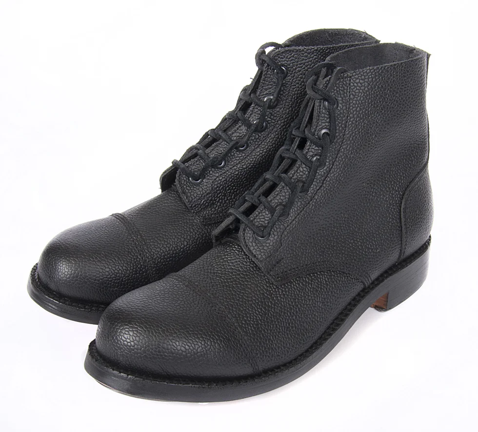 1_BritishCombatBoots.jpg