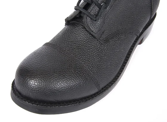 4_BritishCombatBoots.jpg