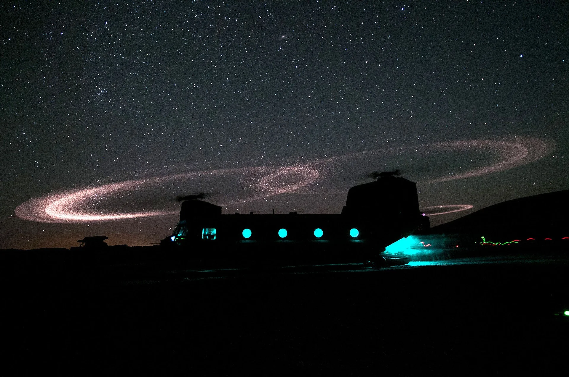 military-chinook-helicopter-603629_1920.jpg