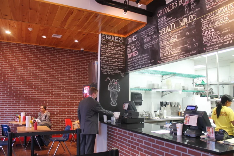 Griddler's Burgers and Dogs Coming To Campus
