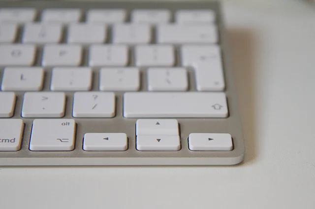 Why I Watch Lesbian Porn, As Told By a Straight Girl