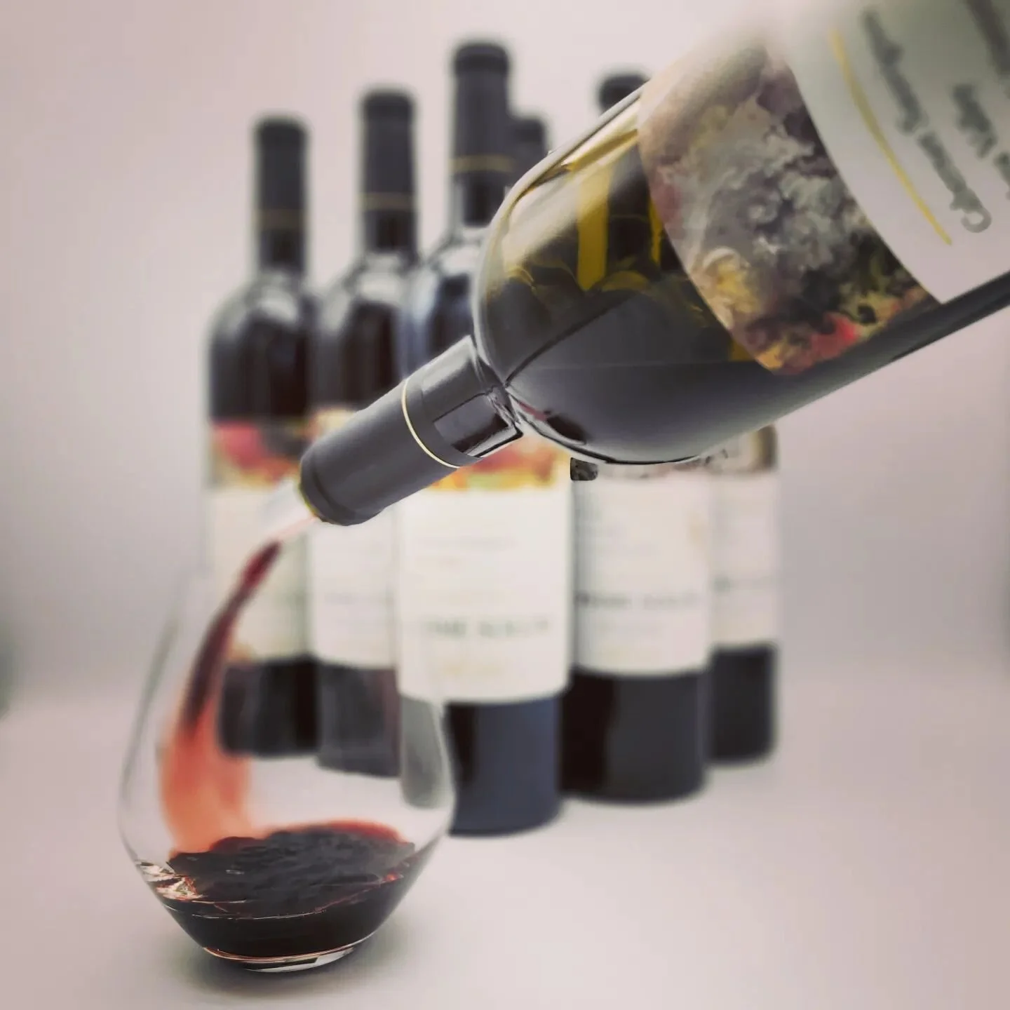 What's in your glass this weekend? I hope it is as good as this Brokenrock Cab!

📸@elanamelissa 

#cheers #goodtilthelastdrop #wine #cabernetsauvignon #Napa #winetasting #saturday #redlover #delicious #weekend