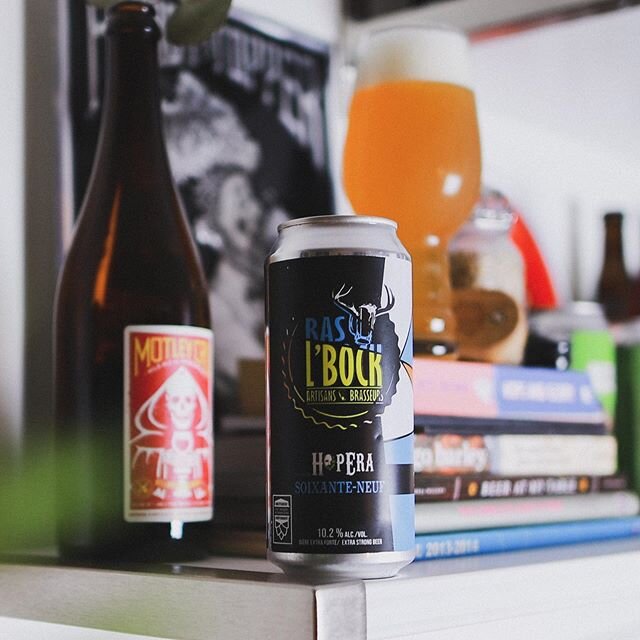 Triple IPAs are most certainly a shareable beer for us, and @raslbock x @hopera_microbrasserie&rsquo;s Soixante-Neuf TIPA is boozy, malty and fruity, and surprisingly drinkable for the ABV 🍻 Which big beer did you finish on for Saint-Jean?⁣
⁣
📷: @l