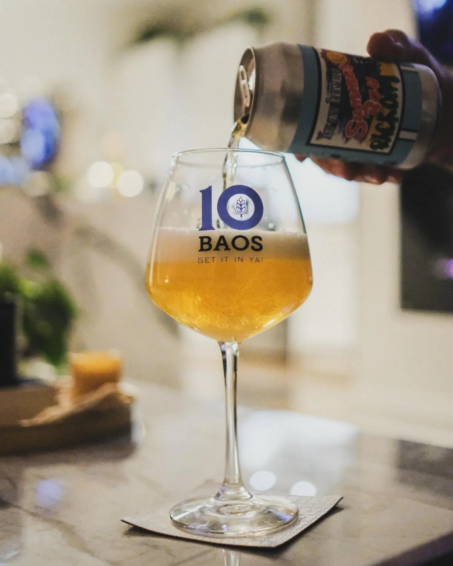 🍻 BAOS 10th ANNIVERSARY BREW #30 🍻

If we were going to drop a gang of 10th anniversary collabs, we had to include some barrel-aged sours, and who better than the legend @bobbohern at @shortfingerbrewing. 🍋

We landed on a barrel-aged Golden Ale s
