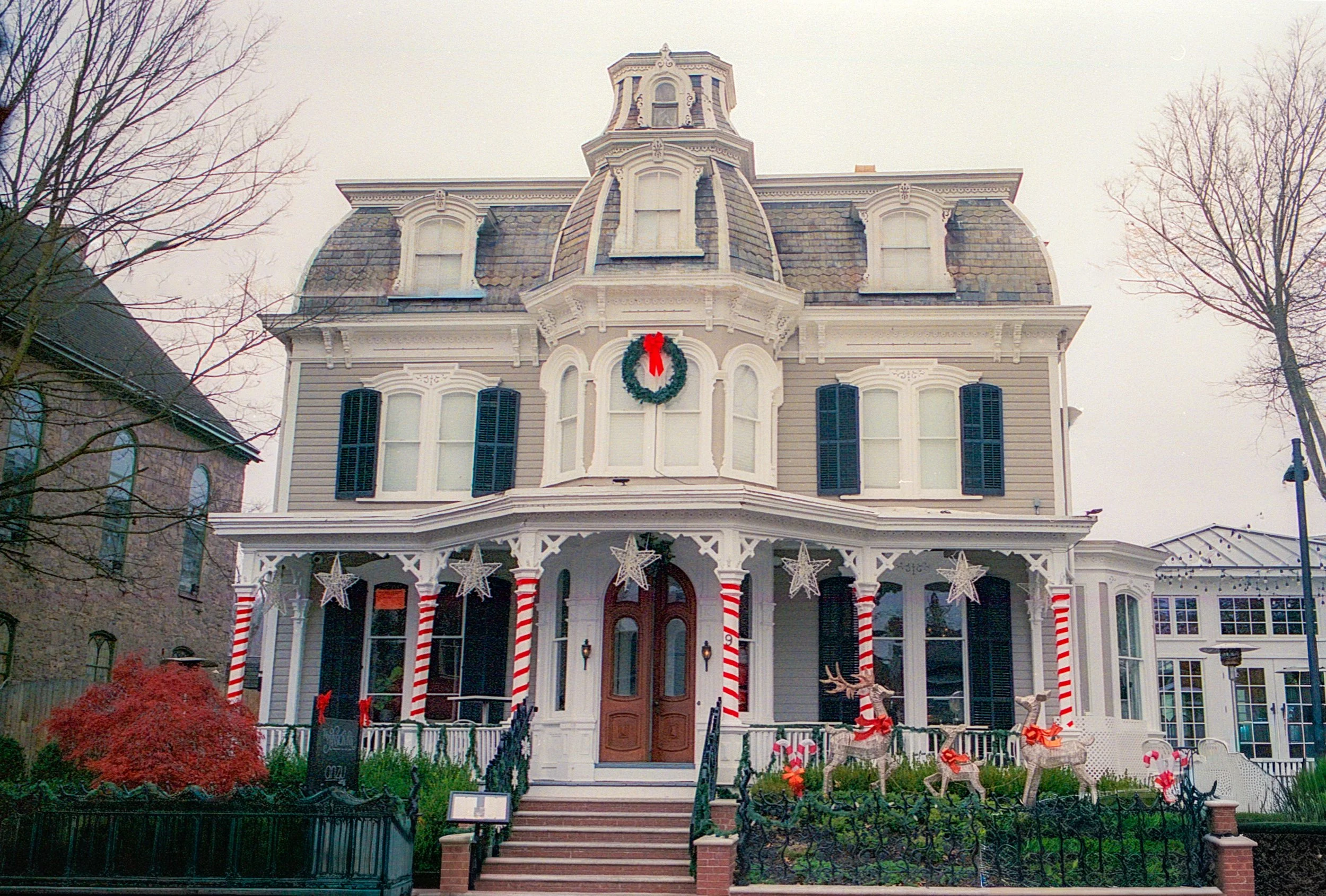 LeicaM6_Portra800_6060_14-Edit.jpg