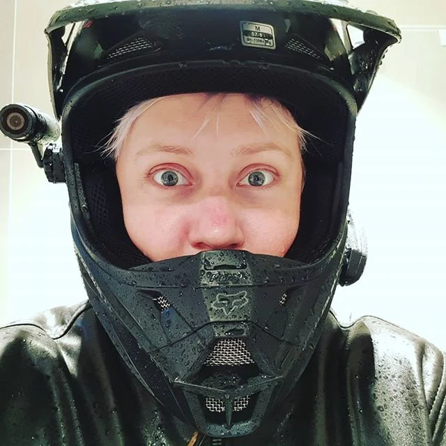 WHO SAID IT COULD RAIN!?! Anyone recommend any particular wet weather overs for their commute?
.
.
.
.
.
.

#motorcycle #grom #slipperywhenwet #motorcyclegear #gearrecommendation #motorbike #ridingintherain #leatherjacketruined #howtogetleatherdyeoff